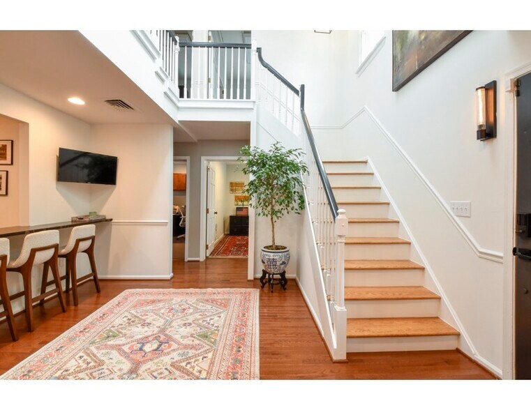 More Photos Of 1211 Caroline St, Fredericksburg Loft Creative Space For Lease