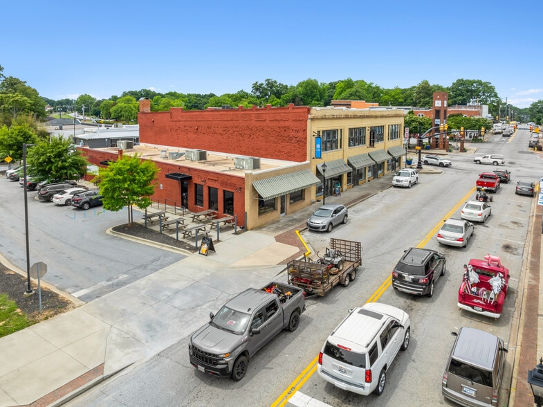 More Photos Of 128 Curtis St, Simpsonville Storefront Retail Office For Lease