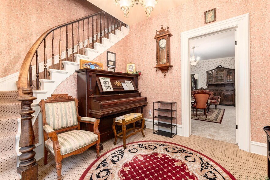 More Photos Of 200 Rose St, Georgetown Hospitality For Sale