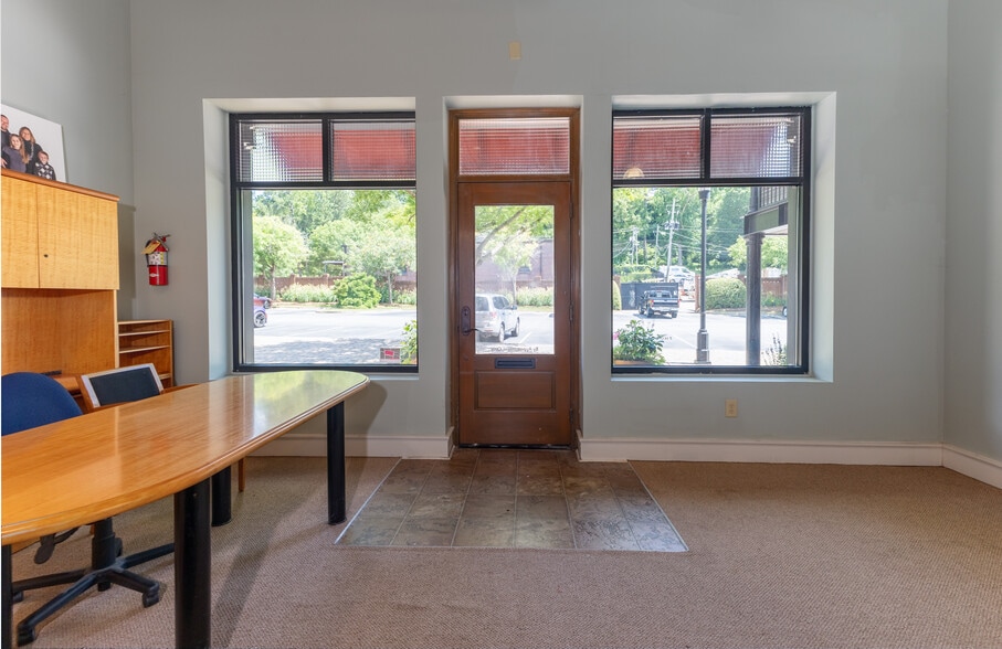 More Photos Of 1358 13th St, Columbus Storefront Retail Office For Lease