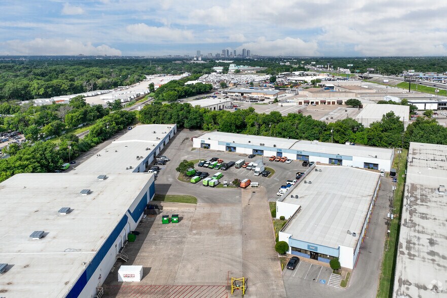 More Photos Of 1663 Hickory Dr, Haltom City Unknown For Lease