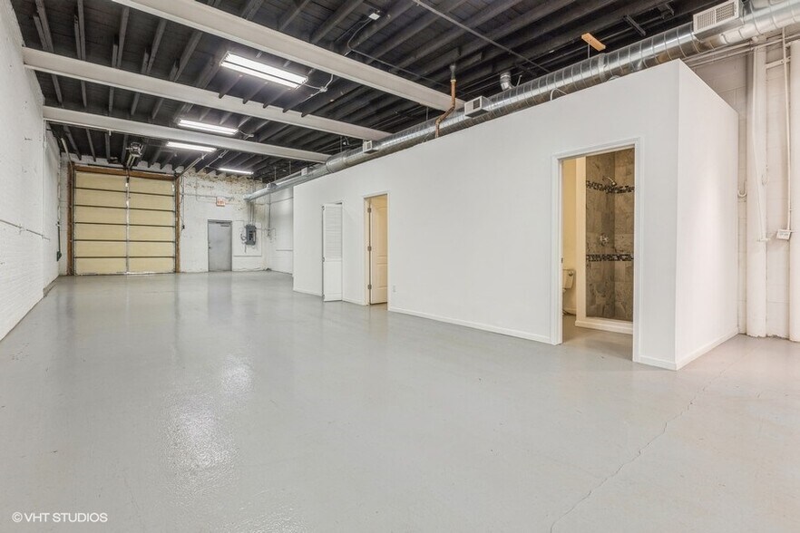 More Photos Of 2111 W. Grand Avenue, Chicago, IL, Chicago Warehouse For Lease