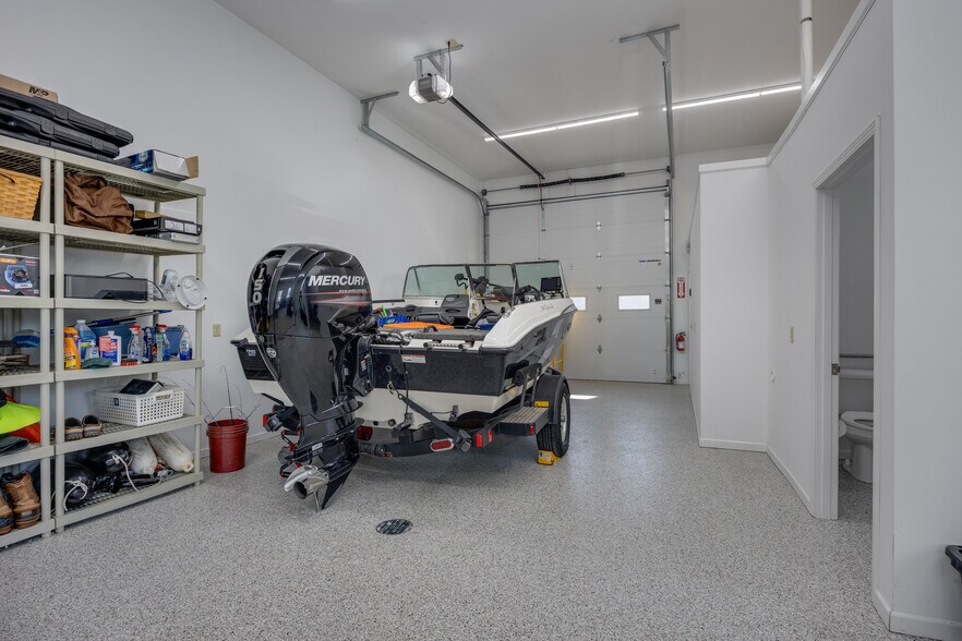 More Photos Of 6580 Lake Rd, Windsor Warehouse For Sale