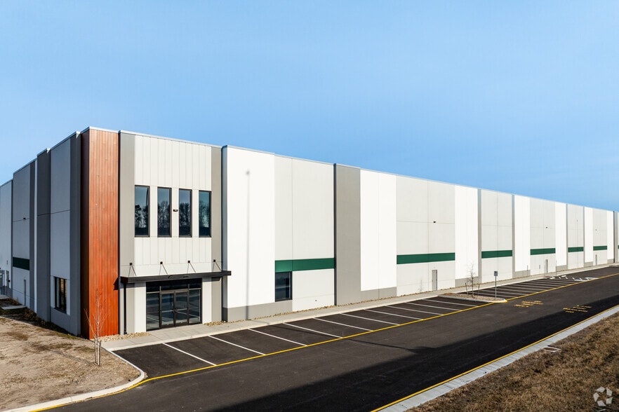 Primary Photo Of 521 Woodlake Cir, Chesapeake Warehouse For Lease