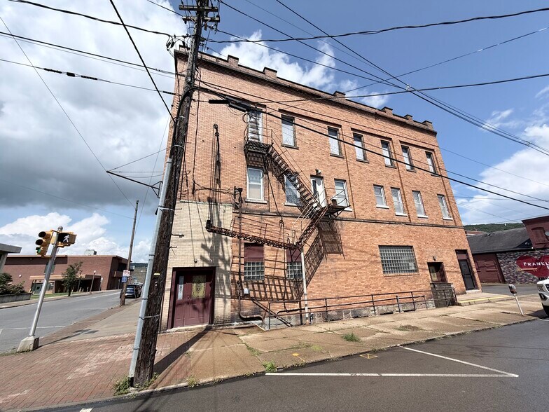 More Photos Of 429 13th St, Franklin Storefront Retail Office For Sale
