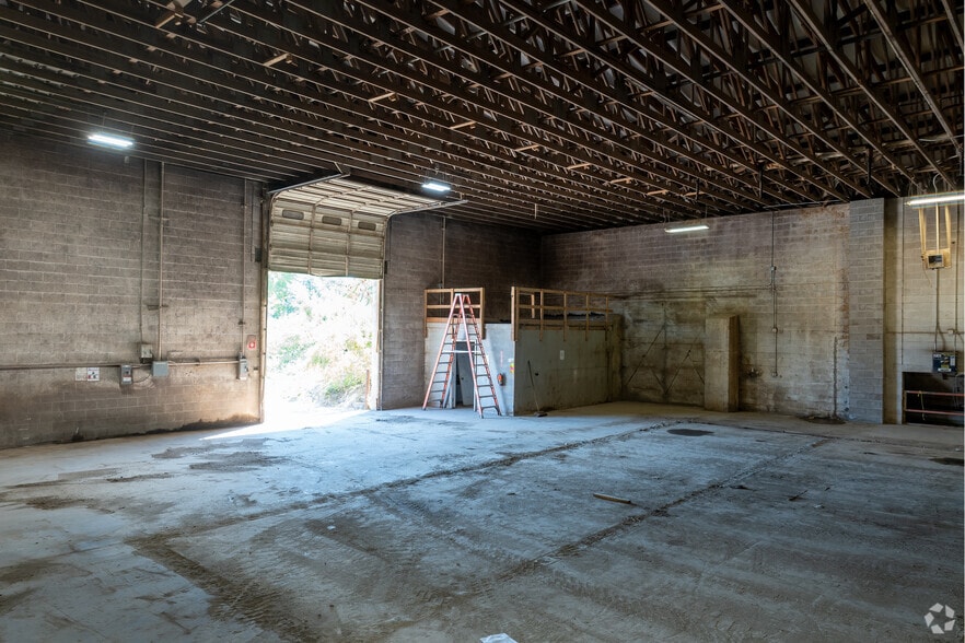More Photos Of 735 Wangum Rd, Victor Warehouse For Sale