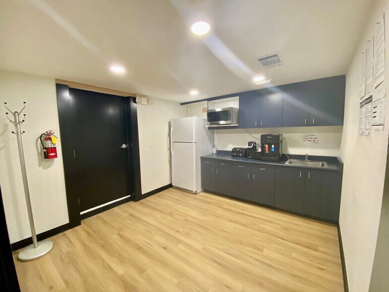 More Photos Of 622 Jackson St, Fairfield Office For Sale