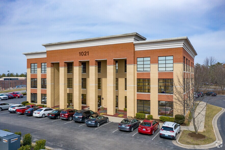 More Photos Of 1021 Majestic Dr, Lexington Medical For Sale