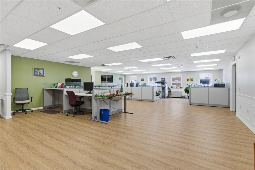 More Photos Of 89 Main St, Montpelier Medical For Sale