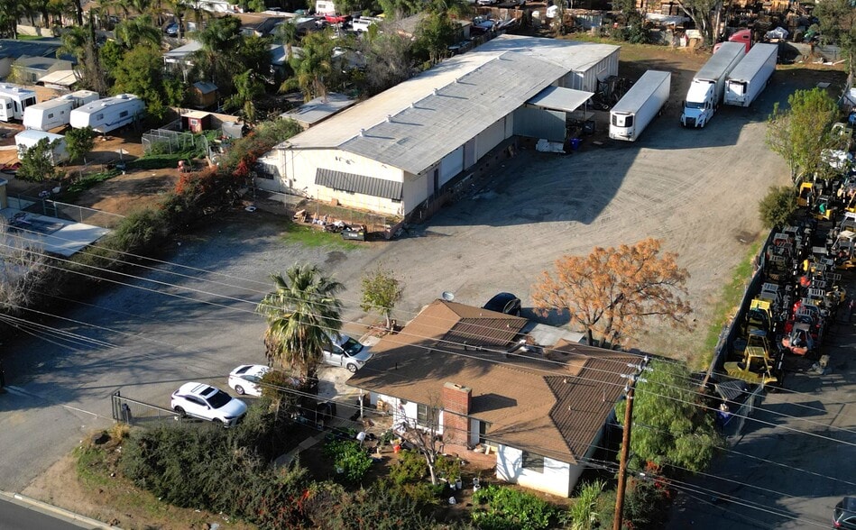 More Photos Of 8551 Mission Blvd, Jurupa Valley Warehouse For Lease