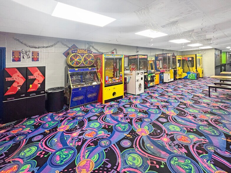 More Photos Of 805 Sater St, Greenville Skating Rink For Sale