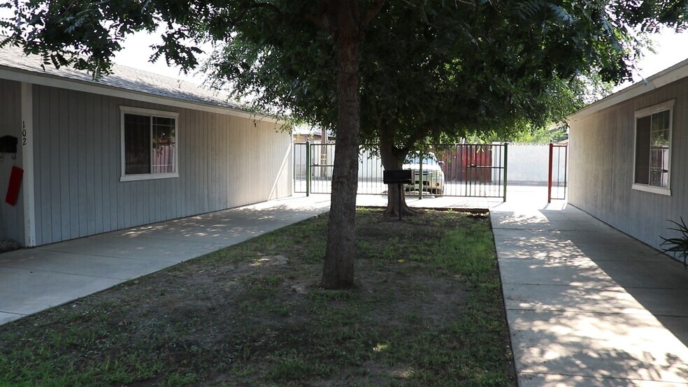 More Photos Of 710 J St, Sanger Apartments For Sale