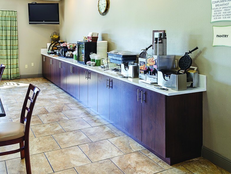 More Photos Of 957 Cedar Lake Rd, Biloxi Hotel For Sale