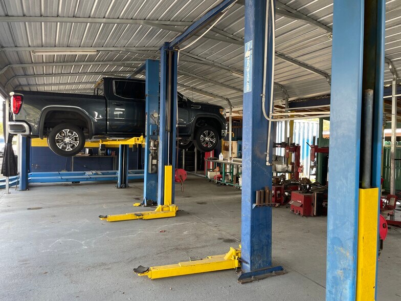 More Photos Of 2794 N Orange Blossom Trl, Kissimmee Auto Repair For Sale