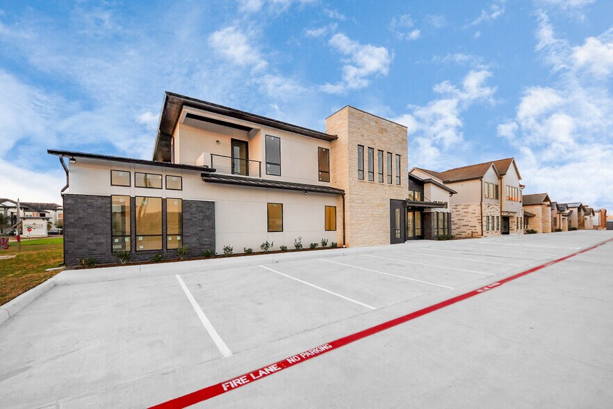More Photos Of 220 Bella Katy Dr, Katy Office Residential For Lease