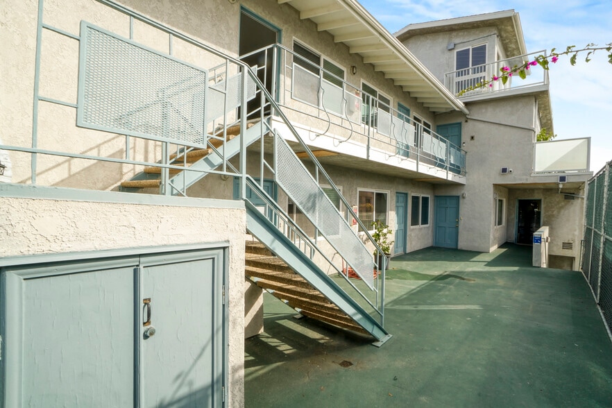 More Photos Of 16 38th Pl, Long Beach Apartments For Sale