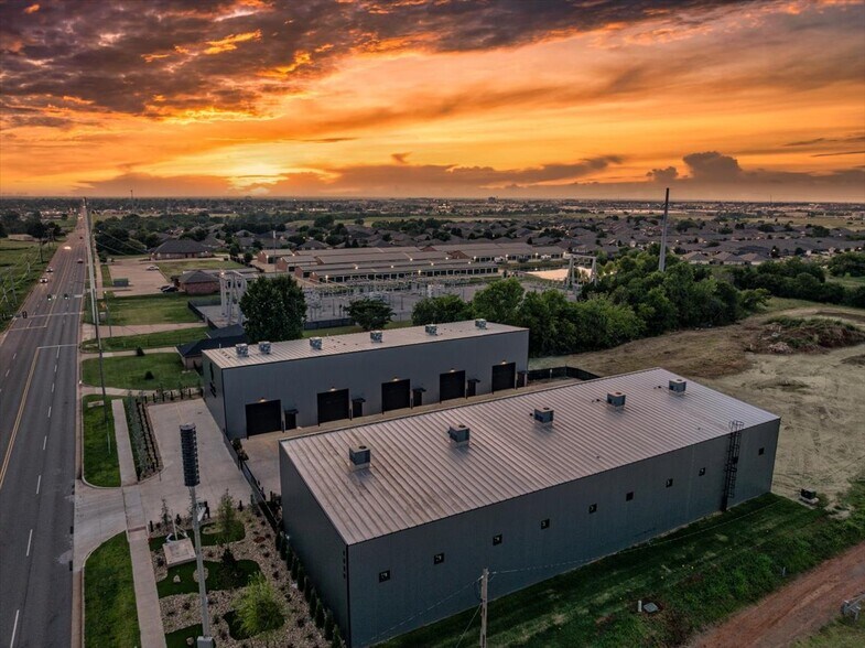 More Photos Of 1229 NW 122nd St, Oklahoma City Light Manufacturing For Lease