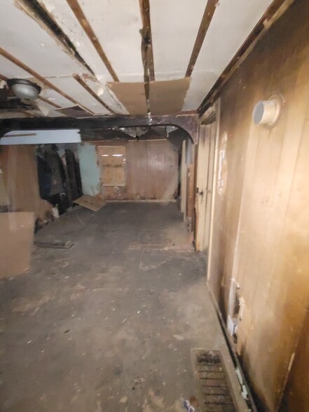 More Photos Of 1823 W 8th St, Muncie Multifamily For Sale