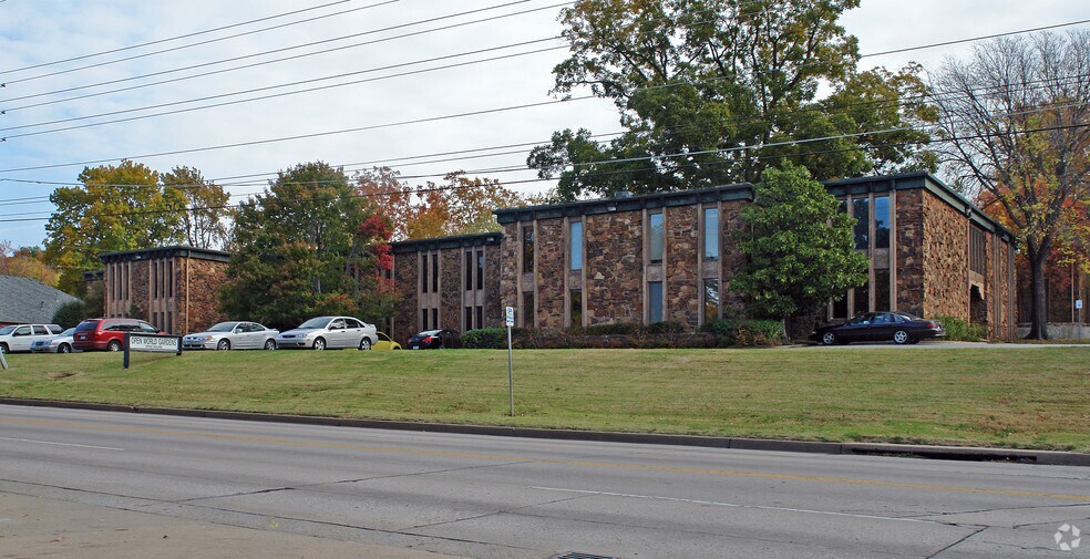 More Photos Of 5513-5539 S Lewis Ave, Tulsa Office For Lease