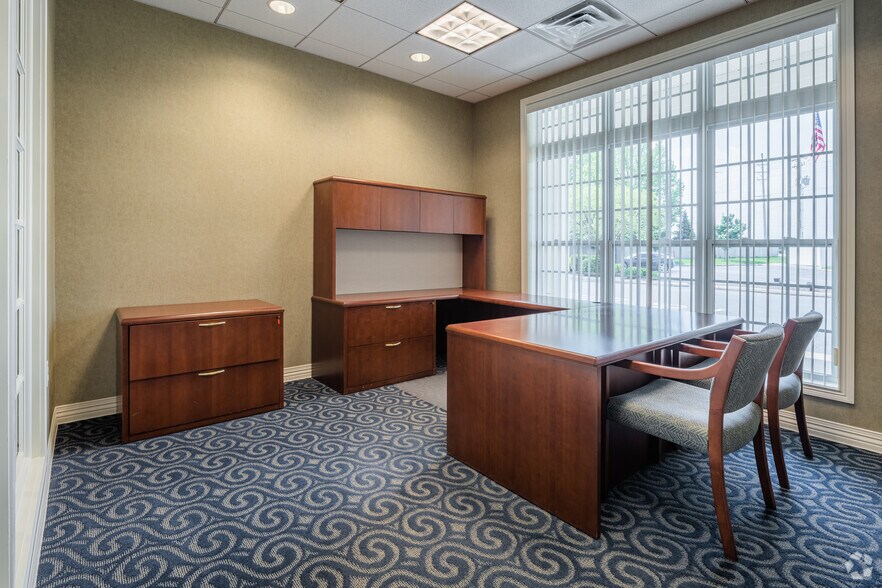 More Photos Of 2100 S Illinois St, Belleville Coworking Space