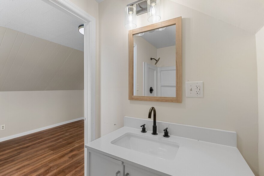 More Photos Of 720 Main st, Canton Bank For Lease