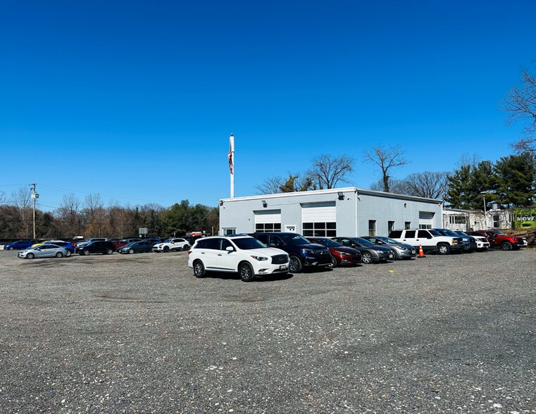 Primary Photo Of 7056 Aviation Blvd, Glen Burnie Service For Lease