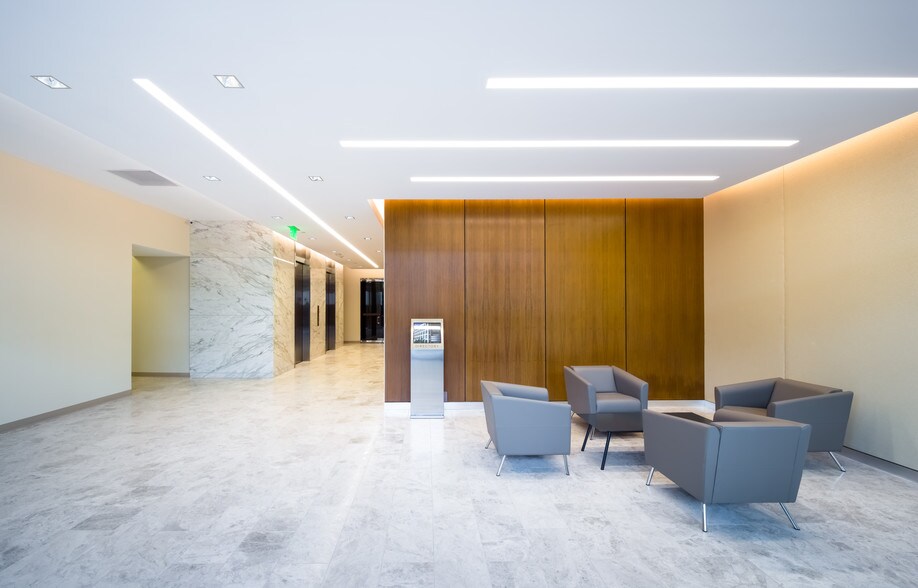 More Photos Of 3120 Southwest Fwy, Houston Office For Lease