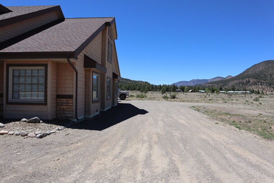 More Photos Of 173 Frontage Rd, South Fork Freestanding For Lease