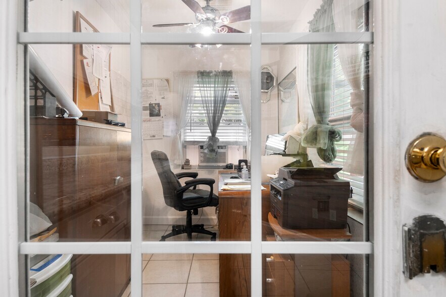More Photos Of 613 Forest Hills Dr, Brandon Assisted Living For Lease