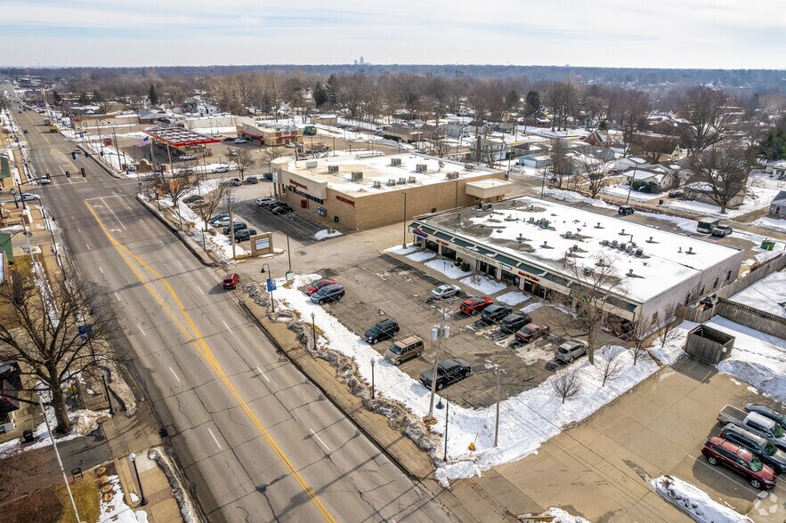 More Photos Of 7020 Douglas Ave, Urbandale Storefront For Sale