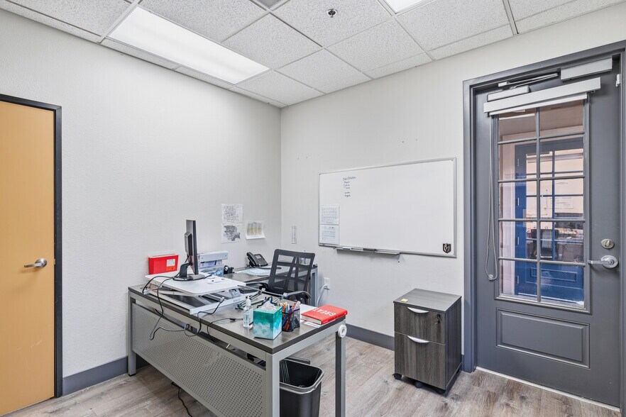 More Photos Of 3087 E Warm Springs Rd, Las Vegas Office For Sale