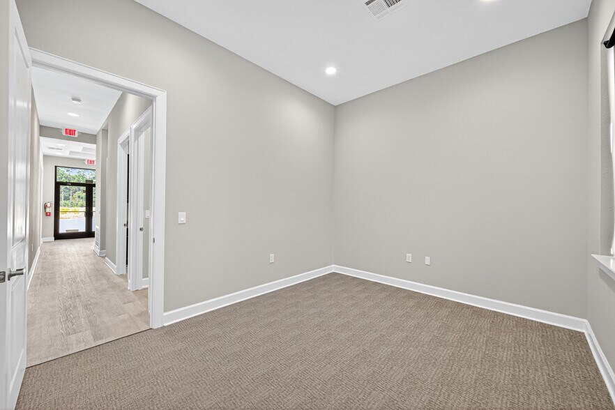 More Photos Of 13803 Madera Run, Humble Office For Sale