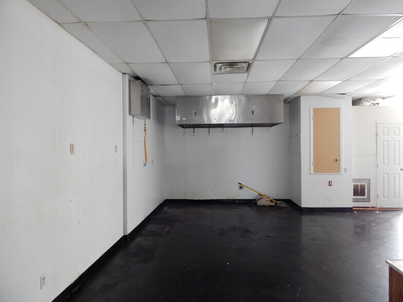 More Photos Of 6934-6958 Jewella Ave, Shreveport General Retail For Sale