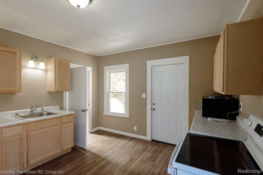 More Photos Of 230 Almyra Ave, Monroe Apartments For Sale