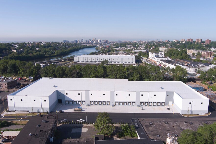 More Photos Of 2125 McCarter Hwy, Newark Warehouse For Lease