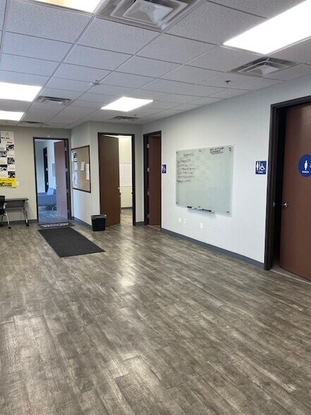 More Photos Of 2082 E Gladwick St, Rancho Dominguez Warehouse For Lease