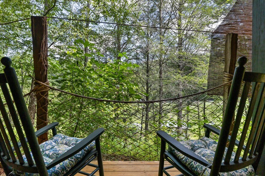 More Photos Of 32 Owl Creek Rd, Murphy Trailer Camper Park For Sale