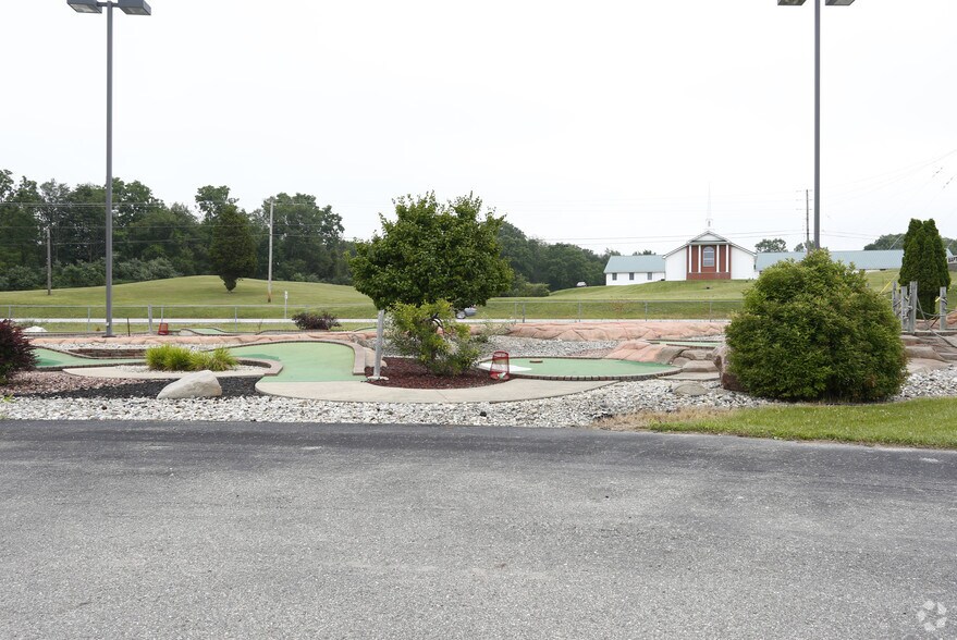 More Photos Of 640 W 400 N, Angola Golf Course Driving Range For Sale