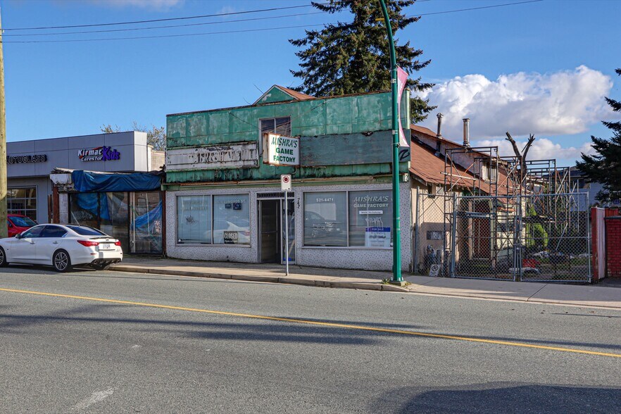 More Photos Of 7474 Edmonds St, Burnaby Storefront For Sale