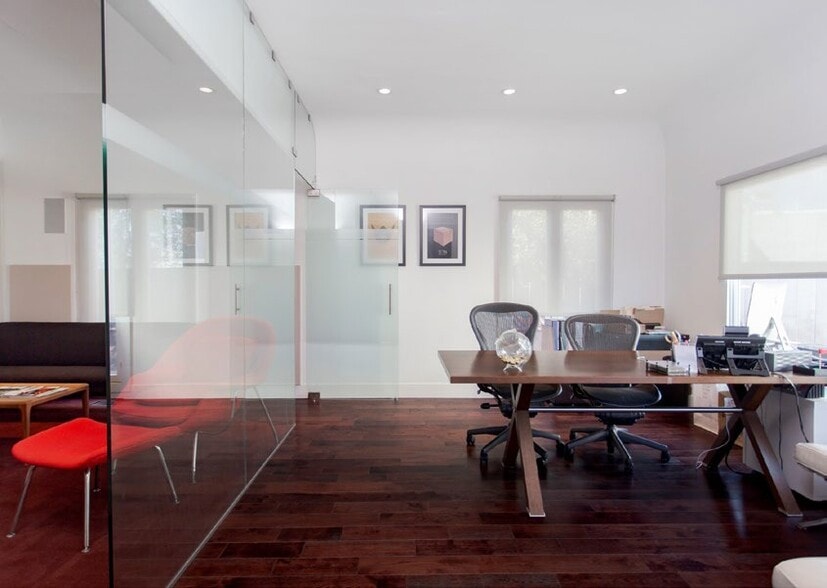 More Photos Of 1746 Abbot Kinney Blvd, Venice Office For Lease