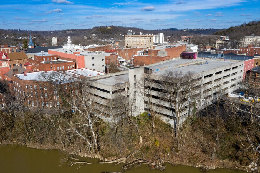 More Photos Of 209 Saint Clair St, Frankfort Office For Lease