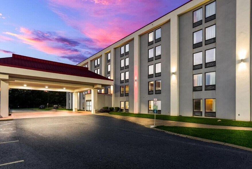 More Photos Of 2407 Brick Church Pike, Nashville Hotel For Sale