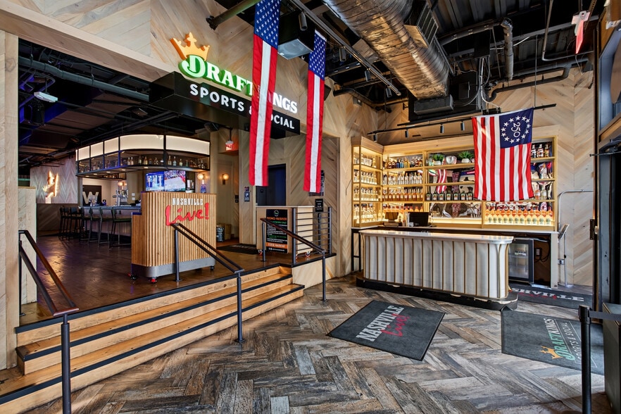 More Photos Of 128-130 2nd Ave N, Nashville Bar For Sale