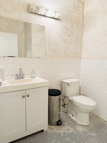 More Photos Of 125 Stanton St, New York Apartments For Lease