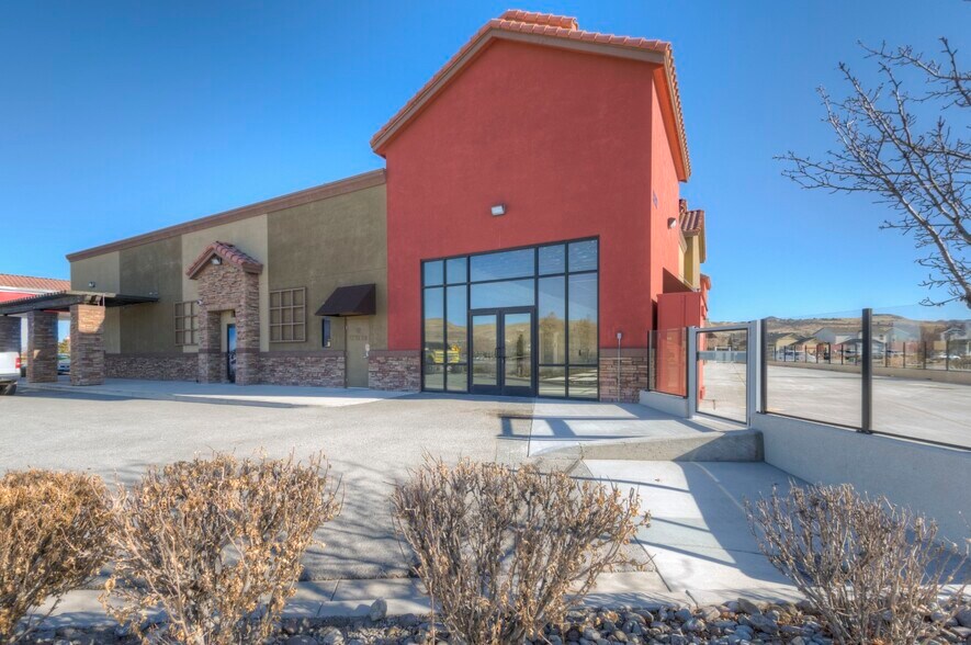 More Photos Of Los Altos Pky, Sparks Unknown For Lease