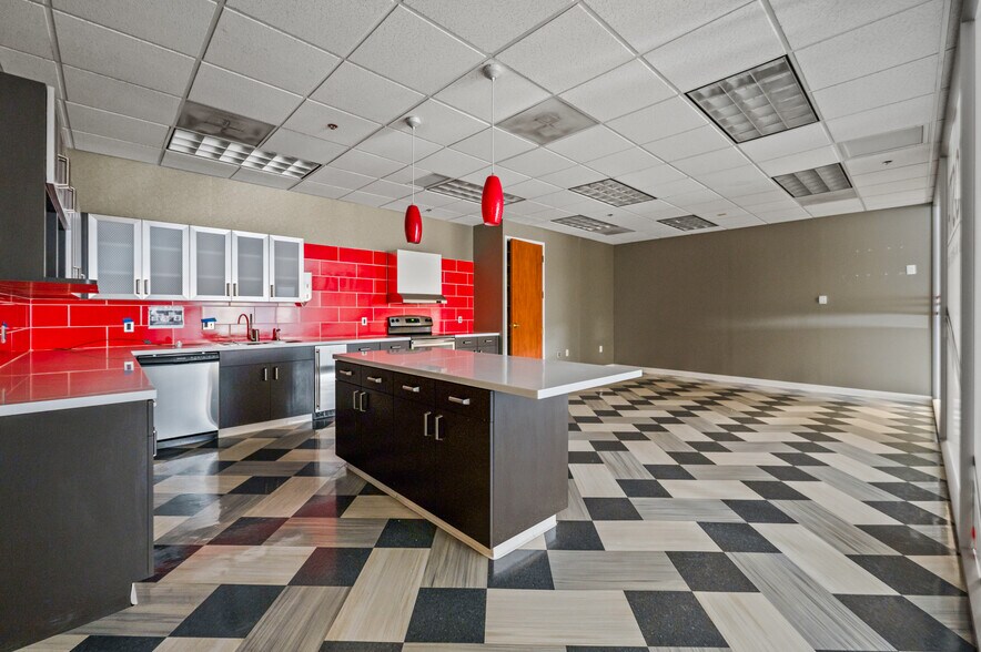 More Photos Of 3 Crowne Point Ct, Sharonville Office For Sale