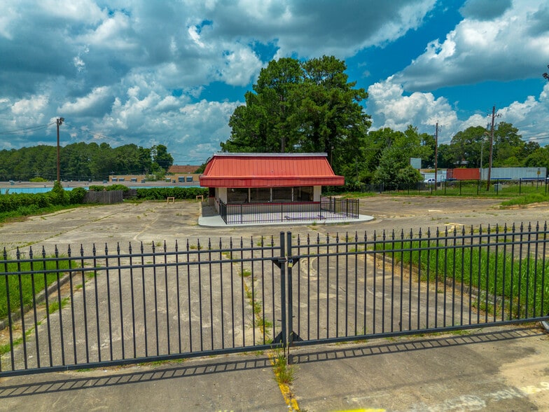 More Photos Of 4145 Fulton Industrial Blvd, Atlanta Fast Food For Lease