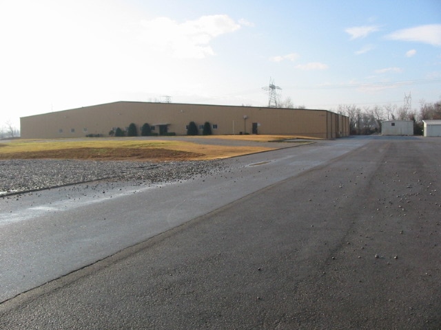 More Photos Of 1709 Henry G. Lane St, Maryville Warehouse For Sale