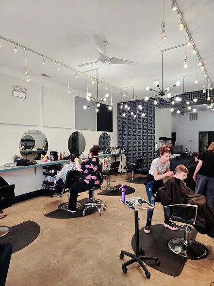 More Photos Of 3726-3728 N Lincoln Ave, Chicago General Retail For Sale