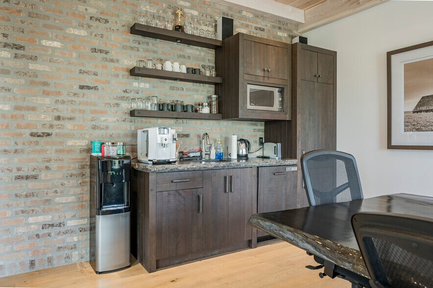 More Photos Of 6039 196 St, Surrey Showroom For Sale